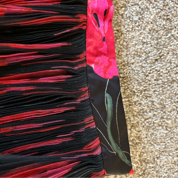 Hutch by Anthropologie tiered mini skirt. Layers of tulle. Elastic waist. Large - Picture 6 of 14